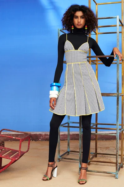 Look 15